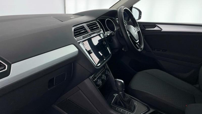 Used Volkswagen Tiguan 2018 for sale - 76382185: Photo 2