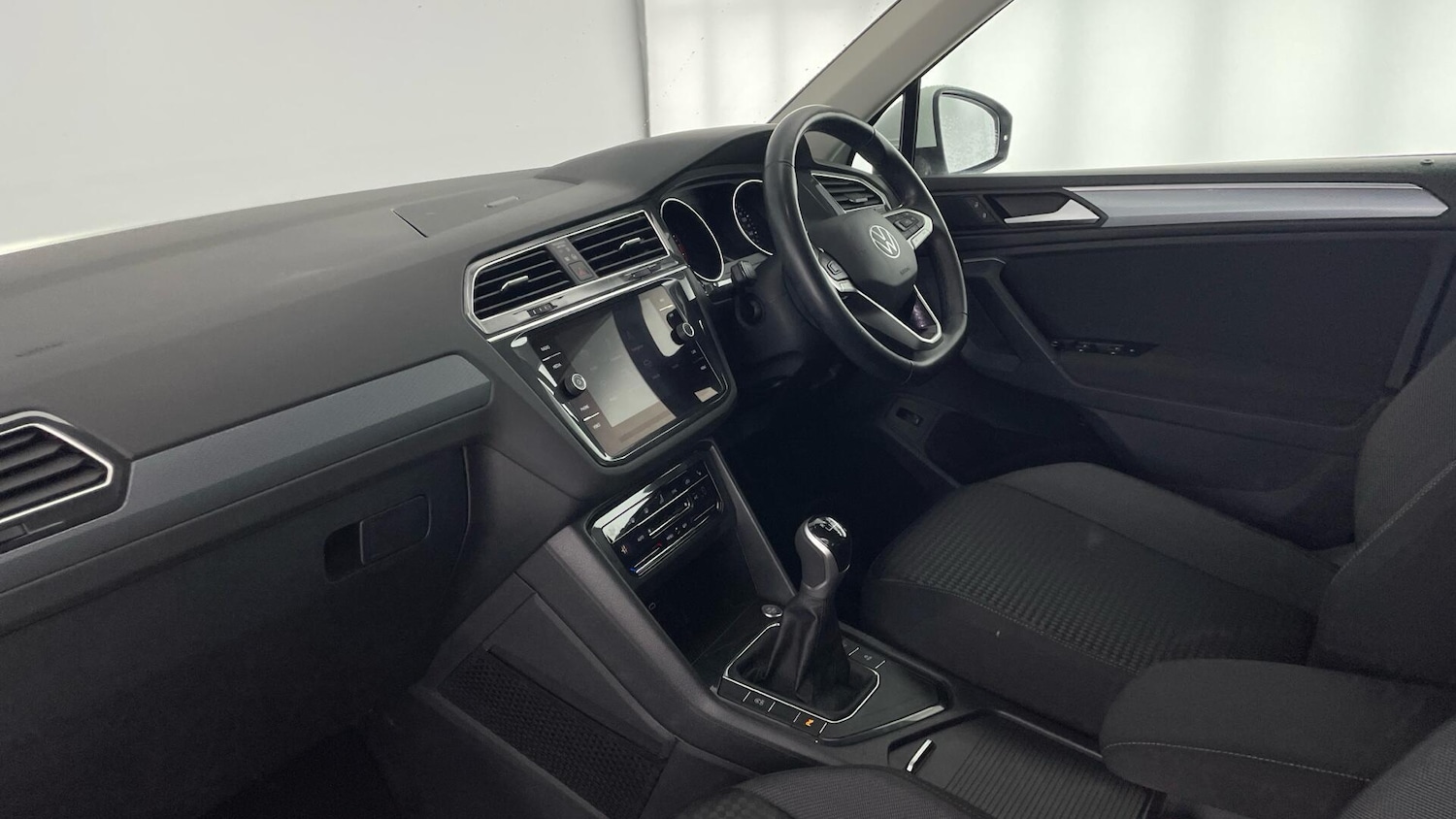 Used Volkswagen Tiguan 2022 for sale - 77515562: Photo 2