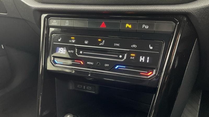 Used Volkswagen T-Roc 2022 for sale - 76631299: Photo 15