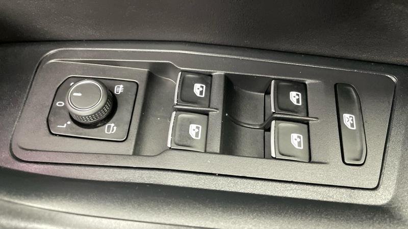 Used Volkswagen T-Roc 2022 for sale - 76631299: Photo 19