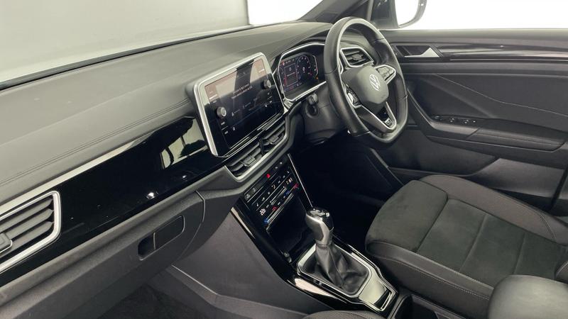 Used Volkswagen T-Roc 2022 for sale - 76631299: Photo 2