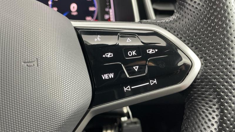 Used Volkswagen T-Roc 2022 for sale - 76631299: Photo 24