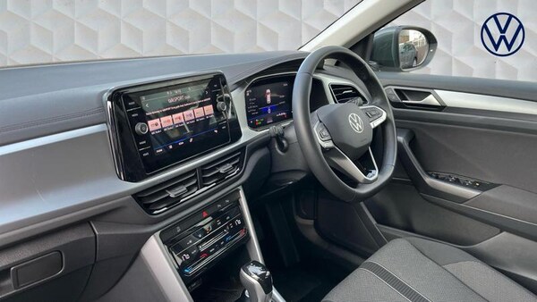 Used Volkswagen T-Roc 2025 for sale - 75403501: Photo 2