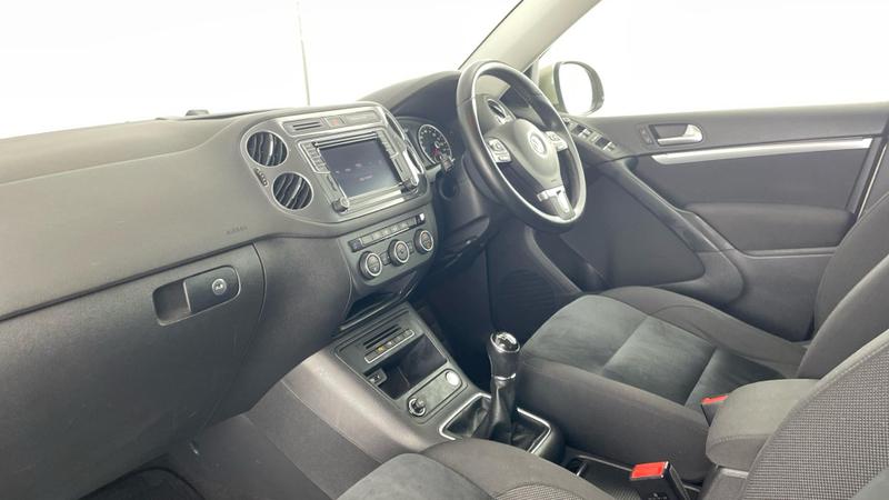 Used Volkswagen Tiguan 2015 for sale - 76415763: Photo 2