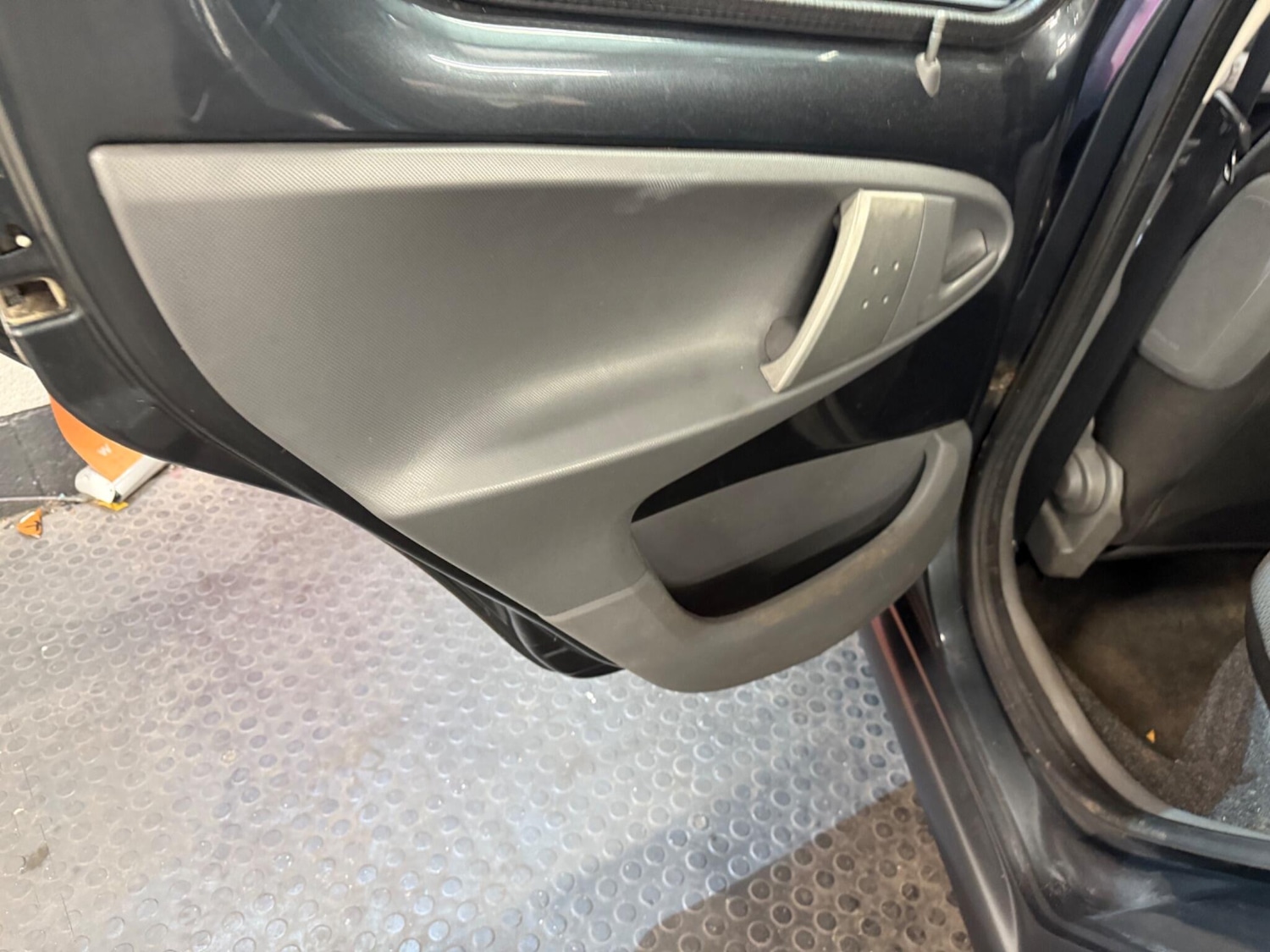 Used Toyota AYGO 2009 for sale - 76388123: Photo 28