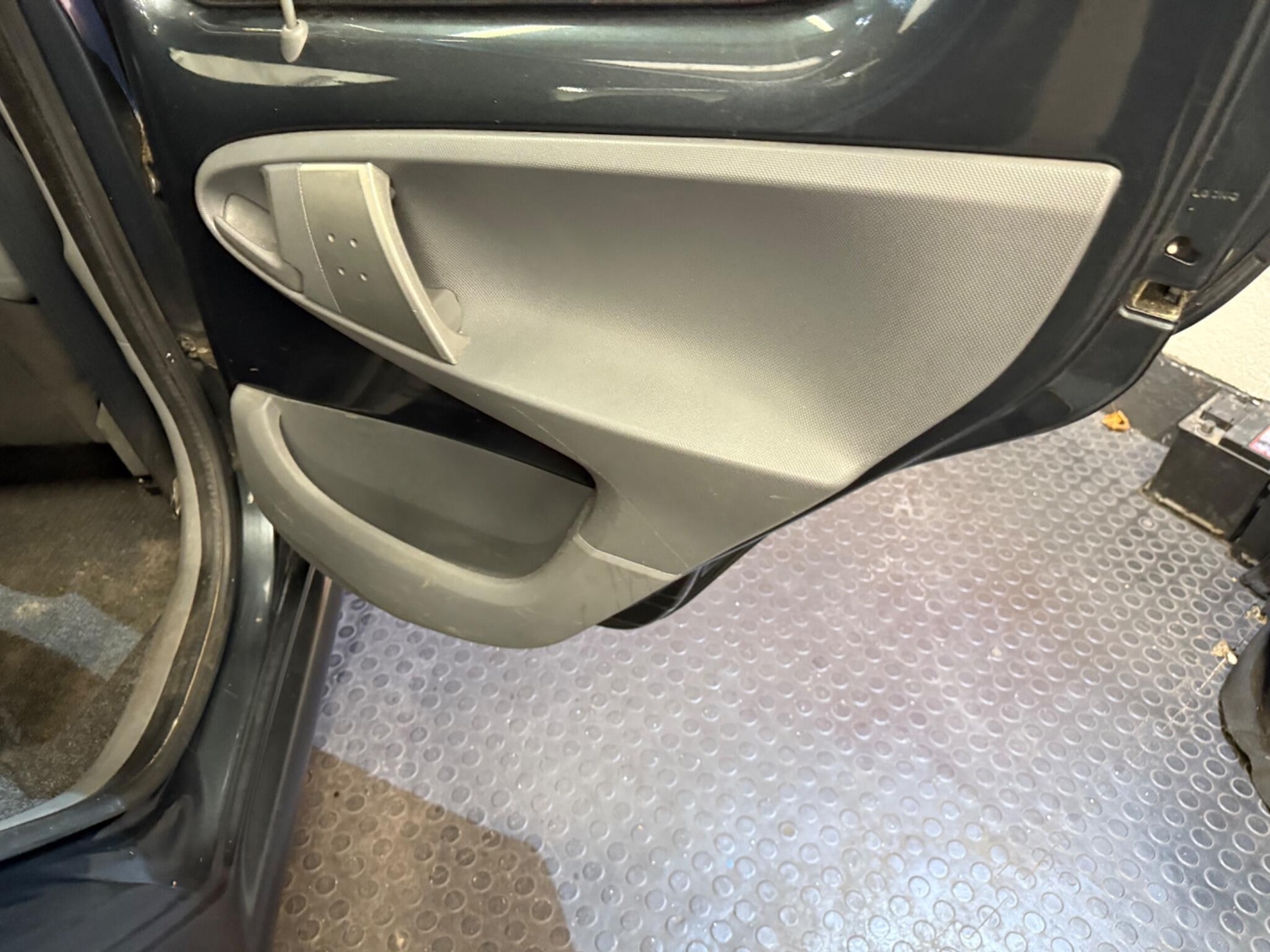 Used Toyota AYGO 2009 for sale - 76388123: Photo 31