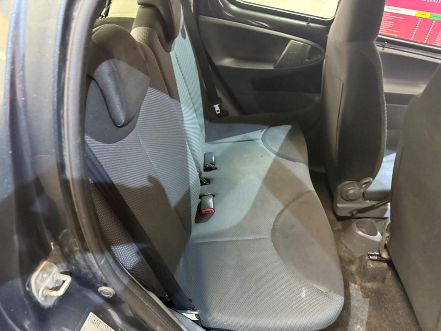 Used Toyota AYGO 2009 for sale - 76388123: Photo 33