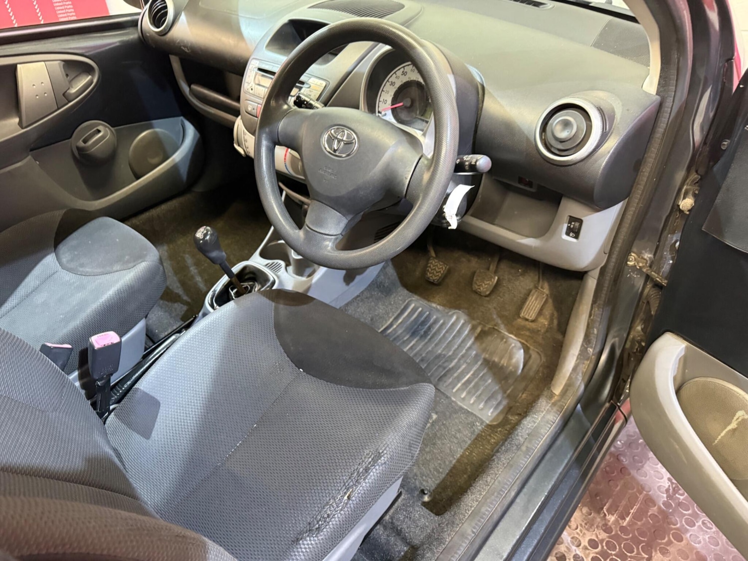 Used Toyota AYGO 2009 for sale - 76388123: Photo 36