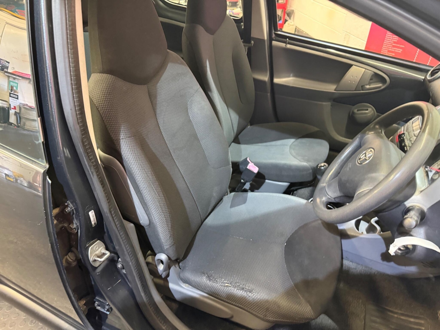 Used Toyota AYGO 2009 for sale - 76388123: Photo 37