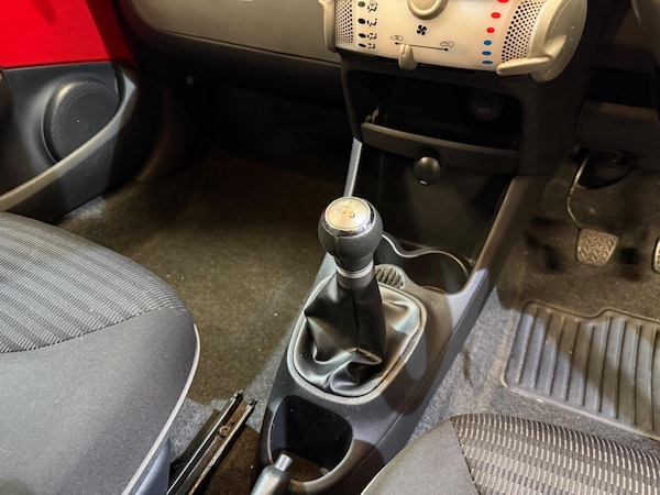 Used Peugeot 107 2013 for sale - 76294972: Photo 30