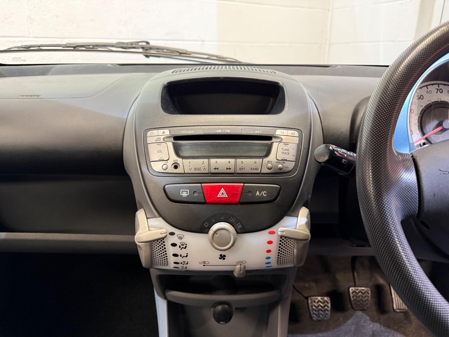 Used Peugeot 107 2010 for sale - 76377839: Photo 27