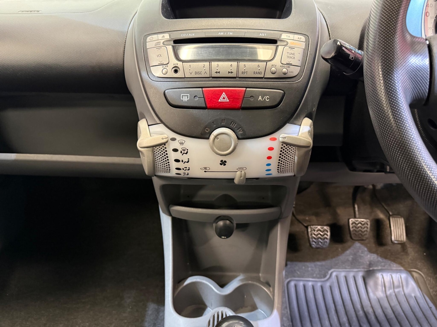 Used Peugeot 107 2010 for sale - 76377839: Photo 30