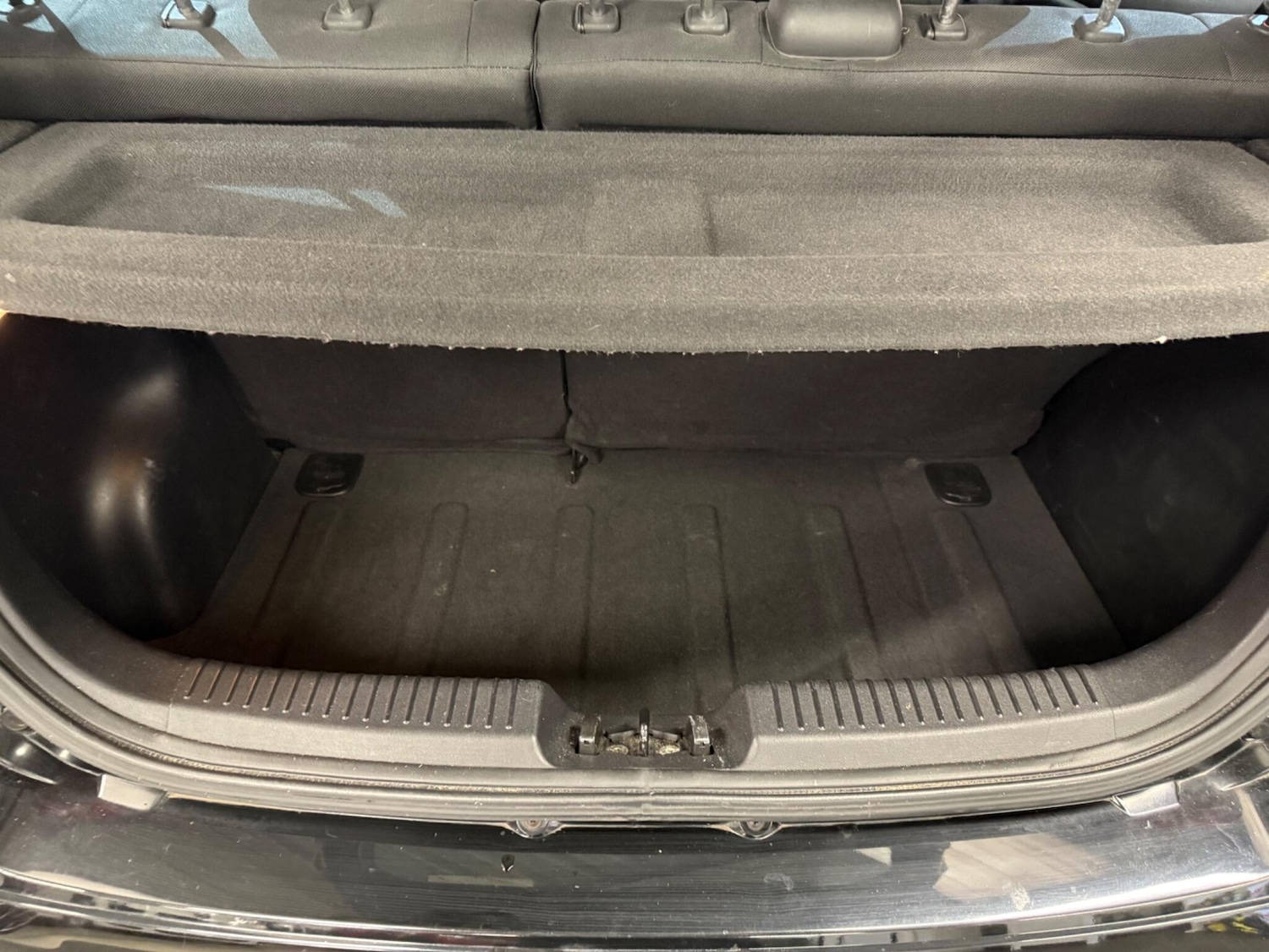 Used Hyundai i10 2012 for sale - 76433282: Photo 18