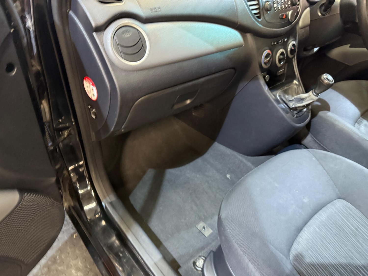 Used Hyundai i10 2012 for sale - 76433282: Photo 25