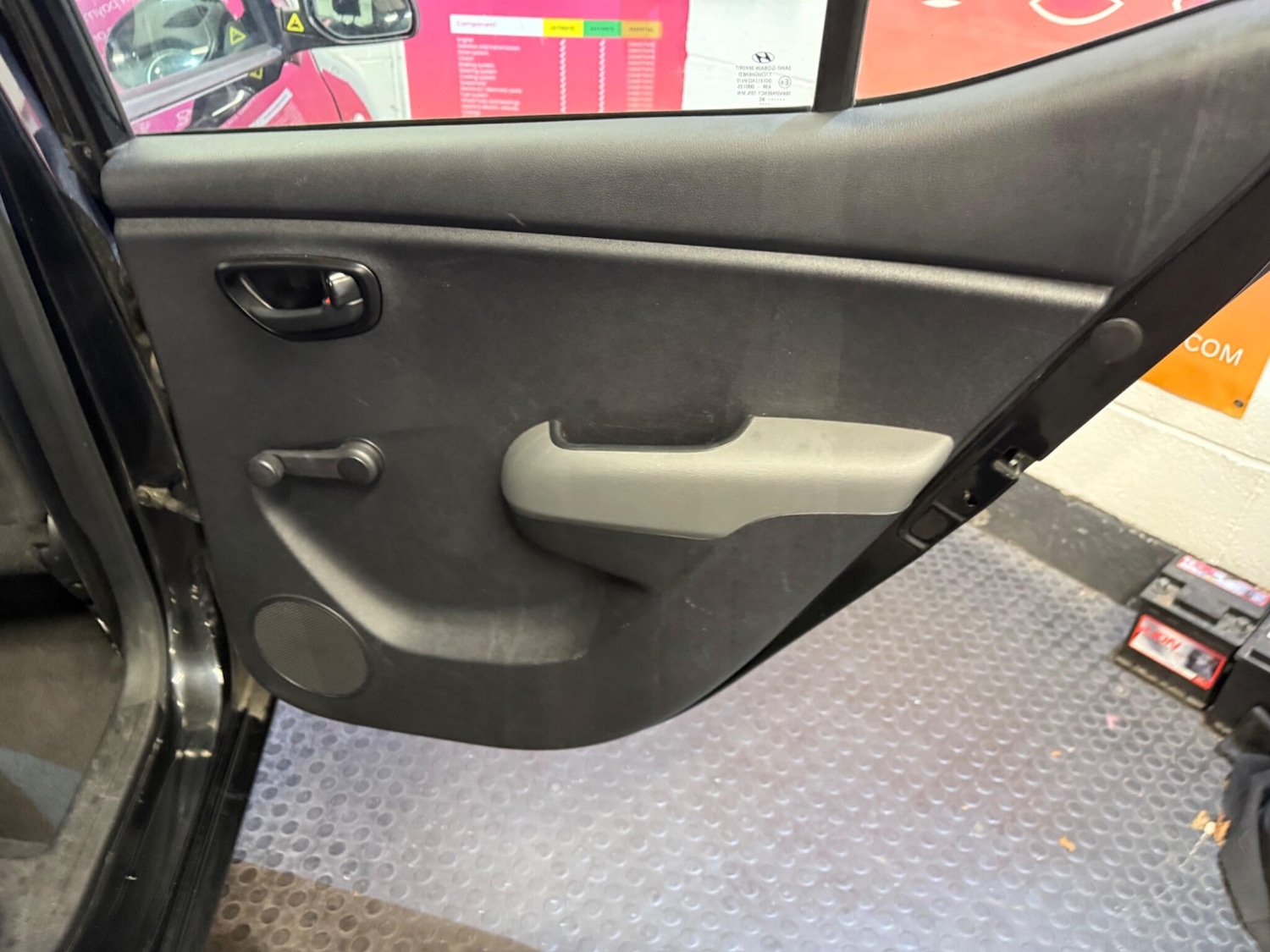 Used Hyundai i10 2012 for sale - 76433282: Photo 30