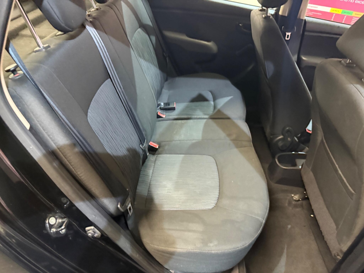 Used Hyundai i10 2012 for sale - 76433282: Photo 32