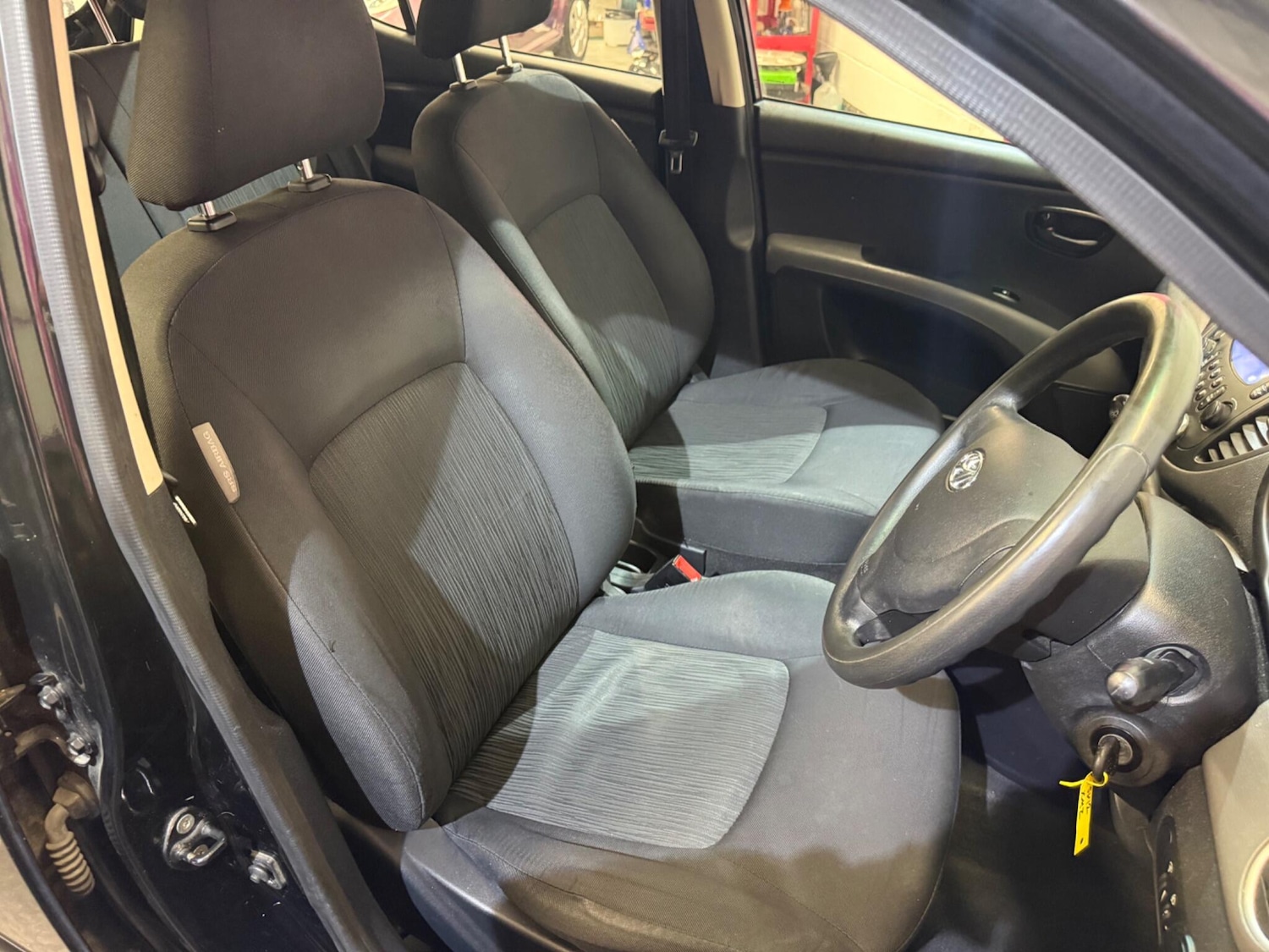 Used Hyundai i10 2012 for sale - 76433282: Photo 36