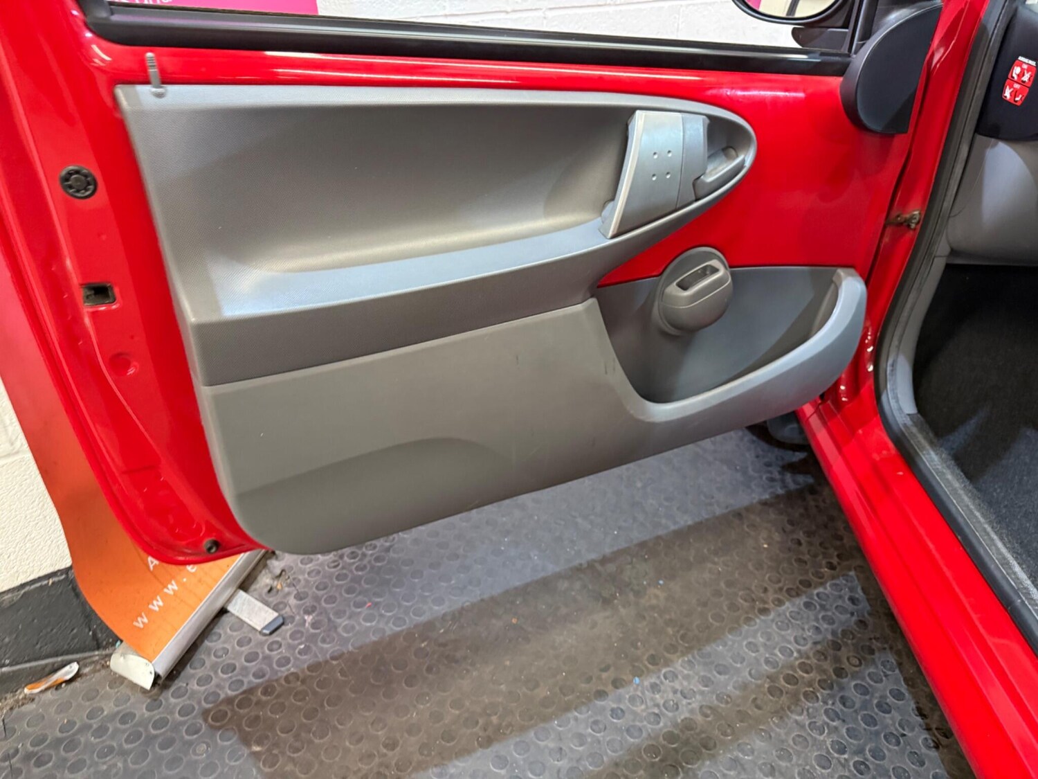 Used Peugeot 107 2009 for sale - 76619605: Photo 19