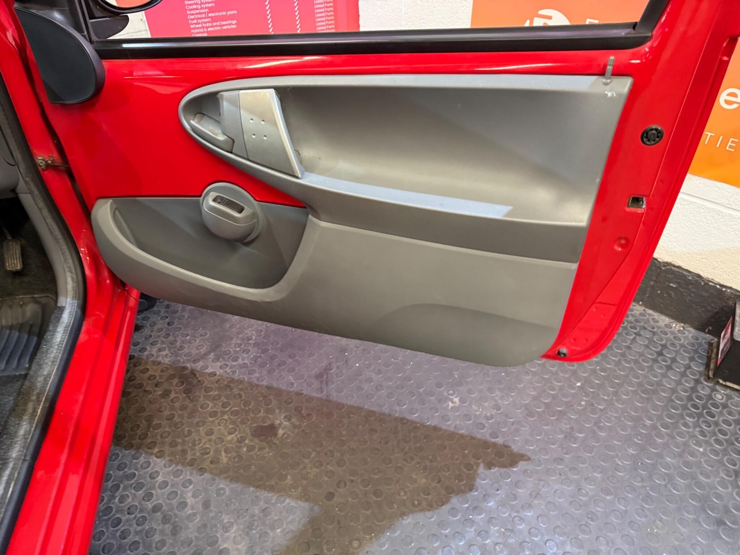 Used Peugeot 107 2009 for sale - 76619605: Photo 24