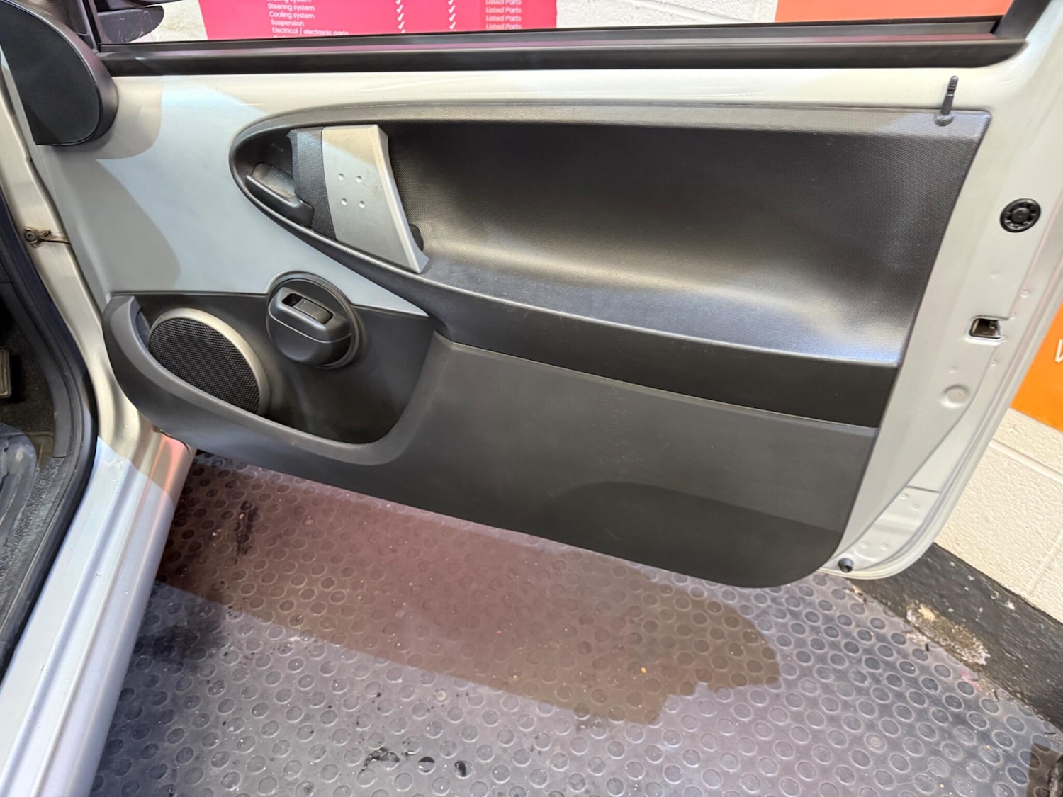 Used Toyota AYGO 2012 for sale - 76359938: Photo 26