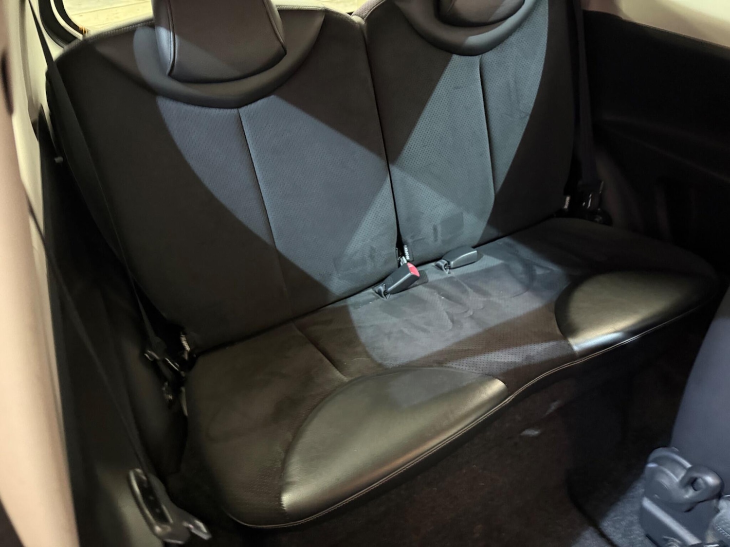 Used Toyota AYGO 2012 for sale - 76359938: Photo 30