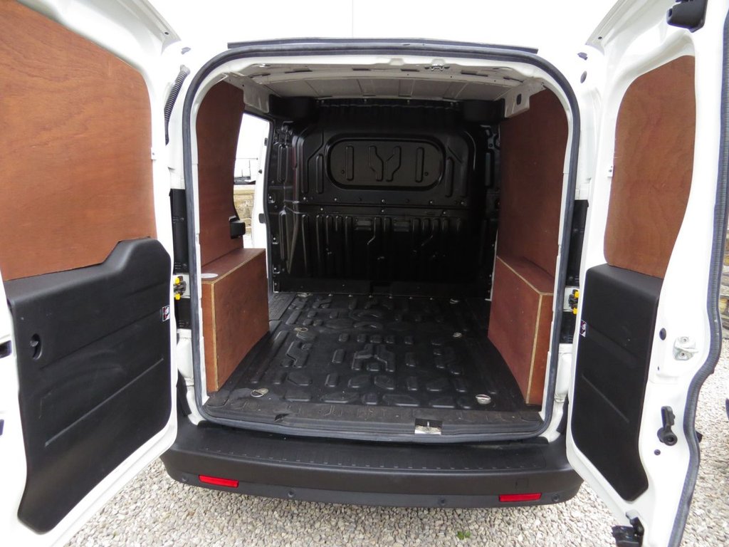 Used Fiat Doblo 2018 for sale - 76820528: Photo 17
