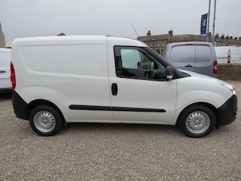 Used Vauxhall Combo 2017 for sale - 76820356: Photo