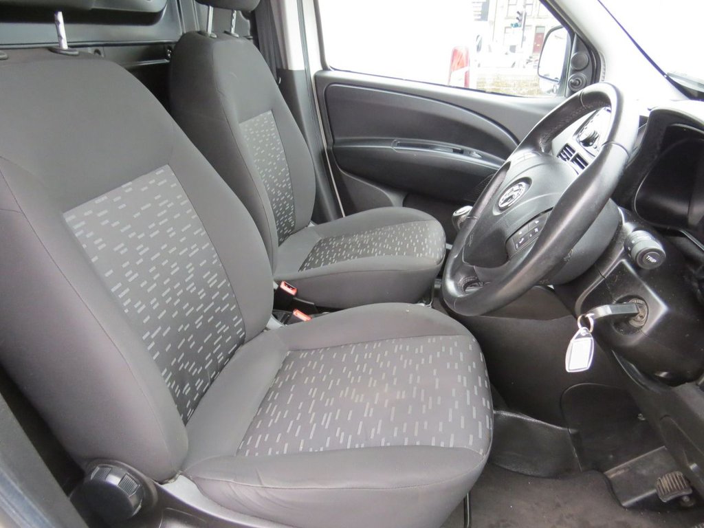 Used Vauxhall Combo 2017 for sale - 76820356: Photo 4