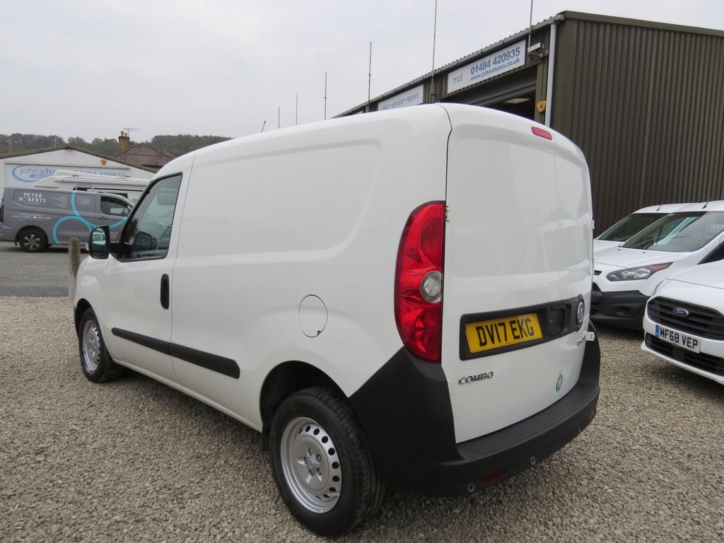 Used Vauxhall Combo 2017 for sale - 76820356: Photo 8