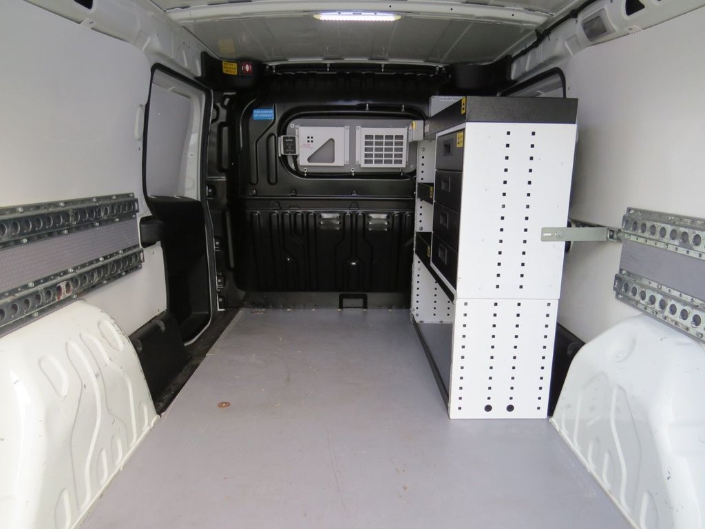 Used Vauxhall Combo 2018 for sale - 76820626: Photo 2