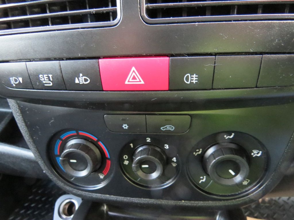 Used Vauxhall Combo 2018 for sale - 76820626: Photo 34