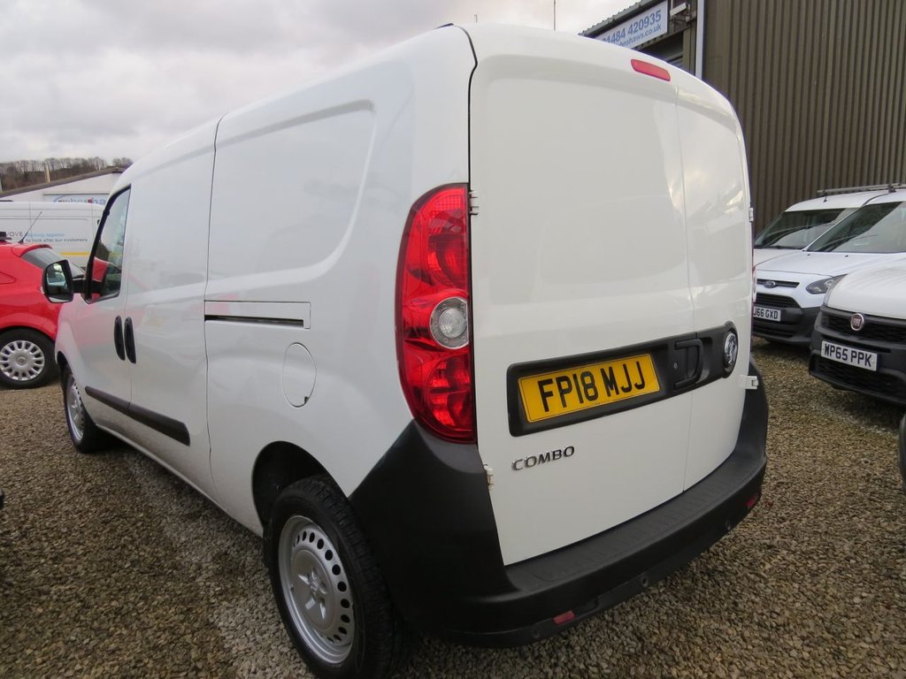 Used Vauxhall Combo 2018 for sale - 76820626: Photo 8