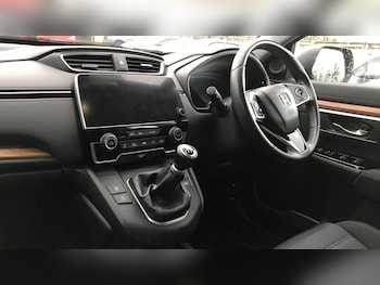 Used Honda CR-V 2018 for sale - 76673107: Photo