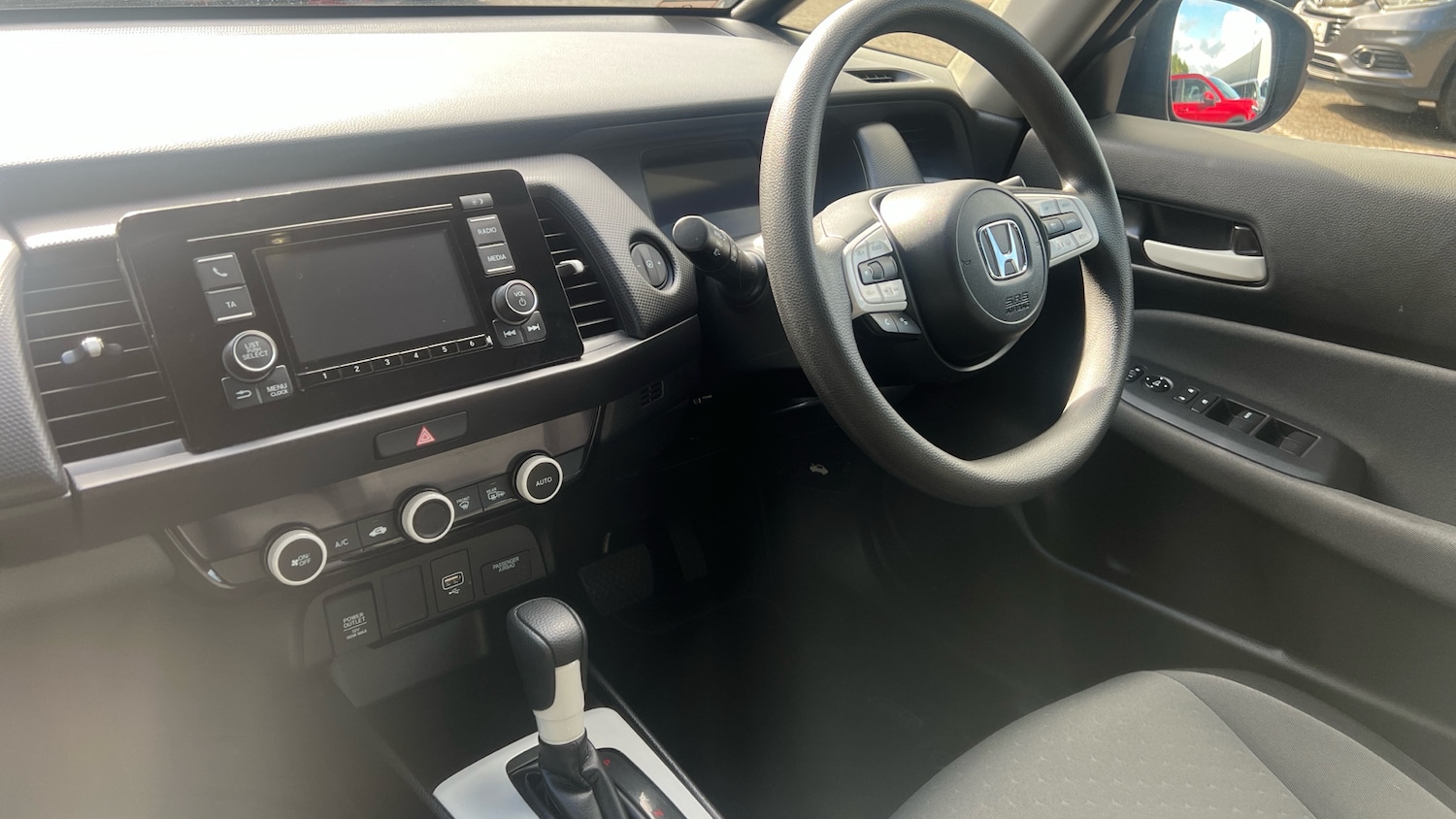 Used Honda Jazz 2022 for sale - 75848611: Photo 2