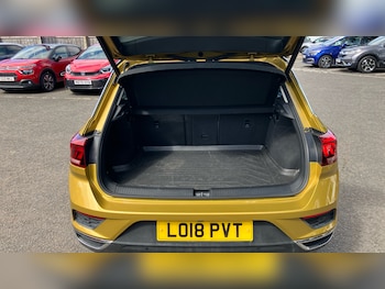 Used Volkswagen T-Roc 2018 for sale - 78835420: Photo