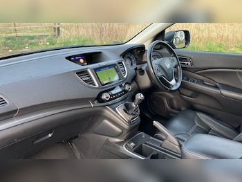 Used Honda CR-V 2017 for sale - 78078742: Photo