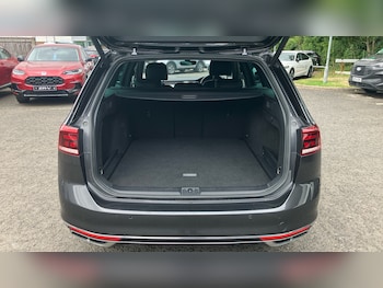 Used Volkswagen Passat 2022 for sale - 79557137: Photo