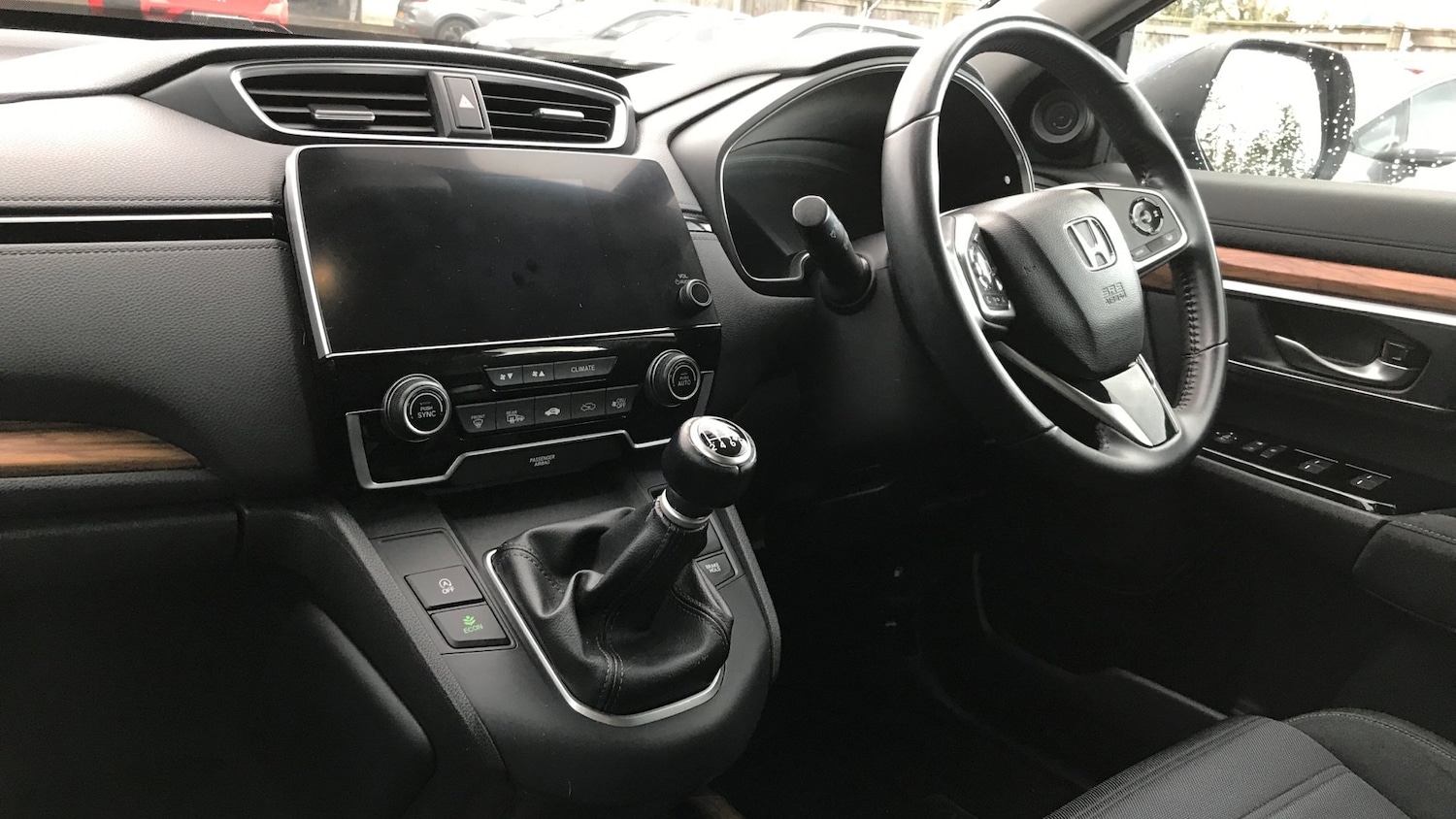 Used Honda CR-V 2018 for sale - 76807024: Photo 2