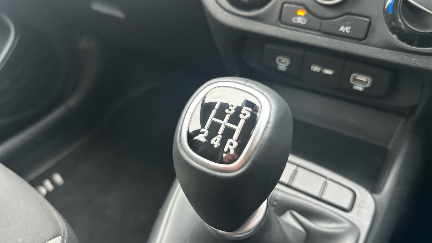 Used Hyundai i10 2024 for sale - 76531000: Photo 20