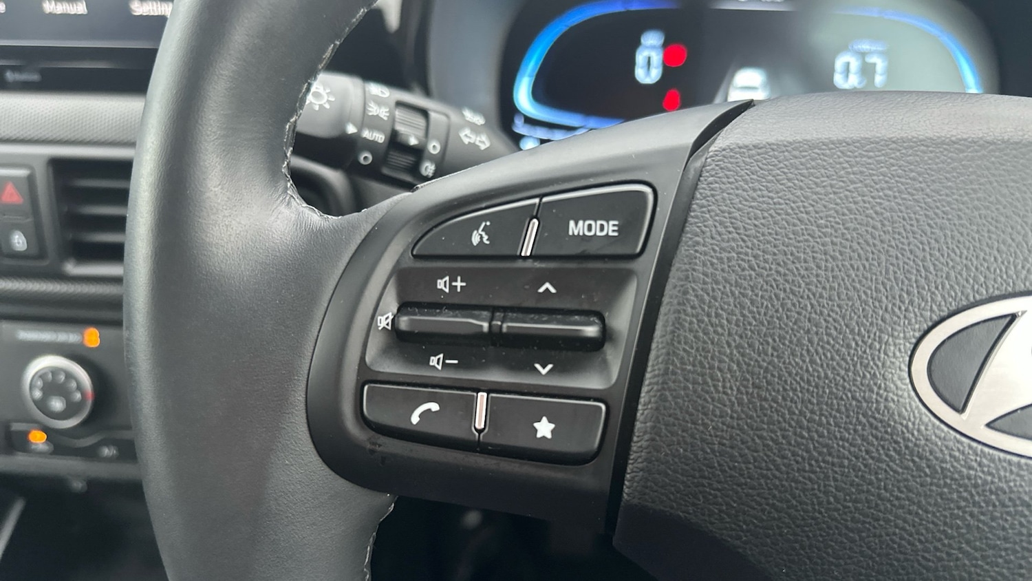 Used Hyundai i10 2024 for sale - 76531000: Photo 37