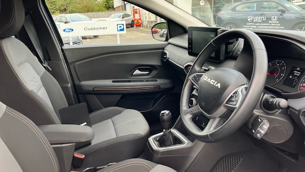 Used Dacia Jogger 2024 for sale - 75626526: Photo 31