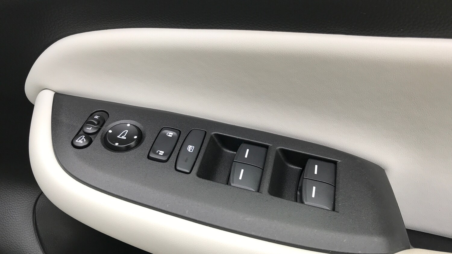 Used Honda Jazz 2023 for sale - 77729739: Photo 32