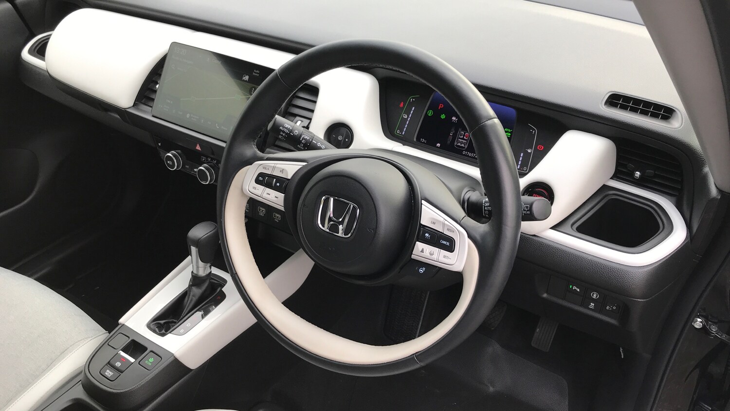 Used Honda Jazz 2023 for sale - 77729739: Photo 35