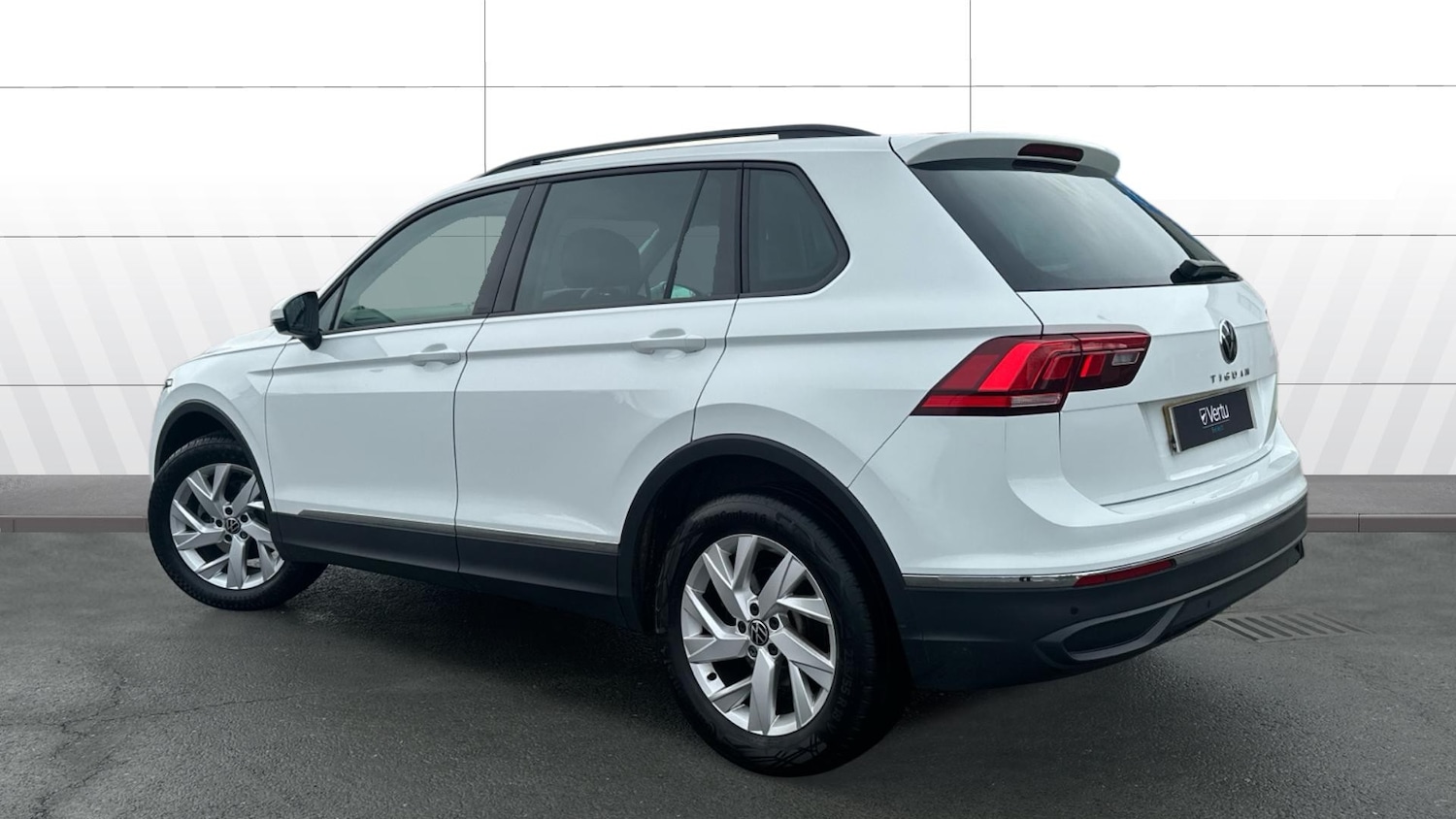 Used Volkswagen Tiguan 2022 for sale - 77584399: Photo 2