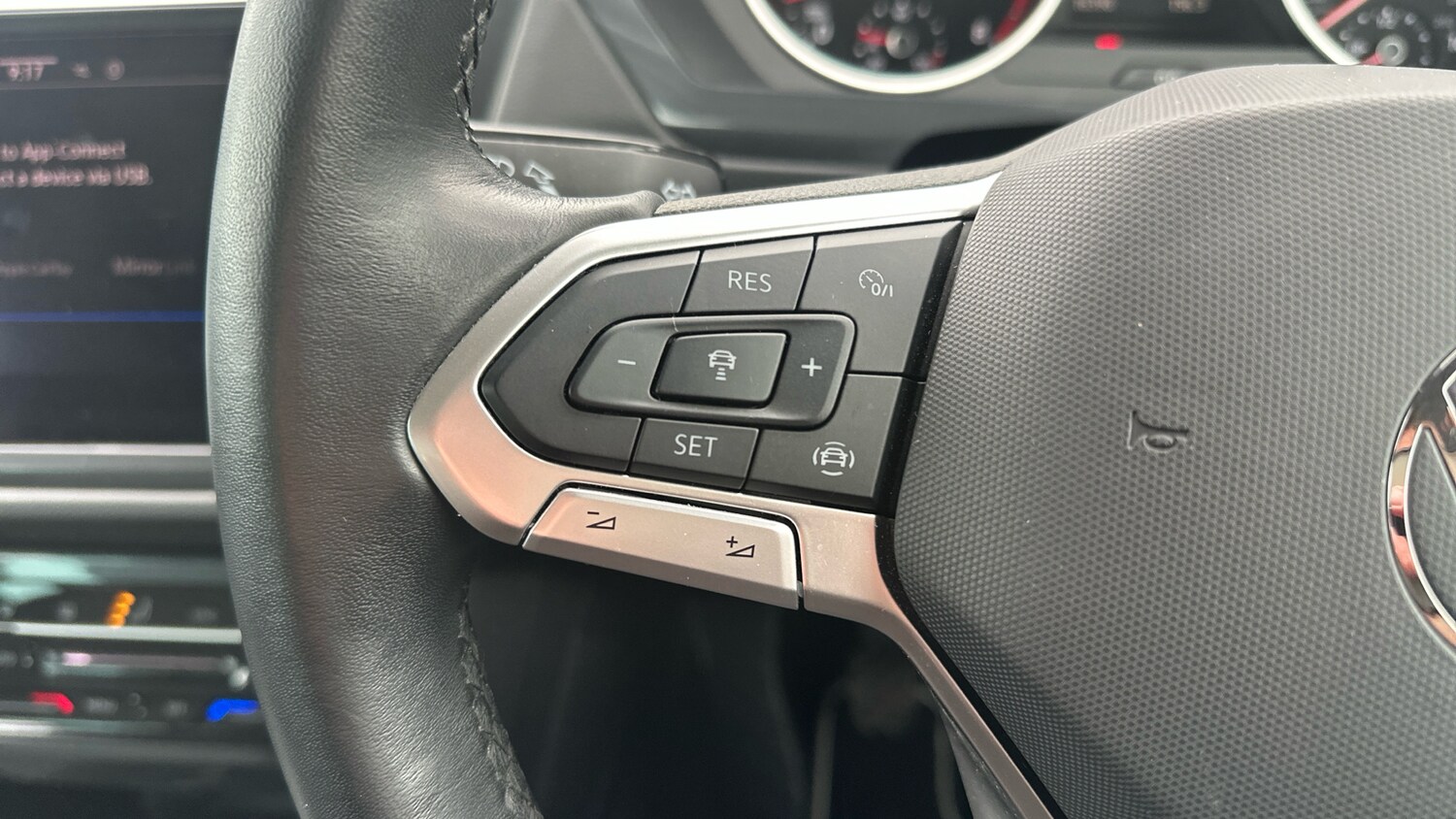 Used Volkswagen Tiguan 2022 for sale - 77584399: Photo 33