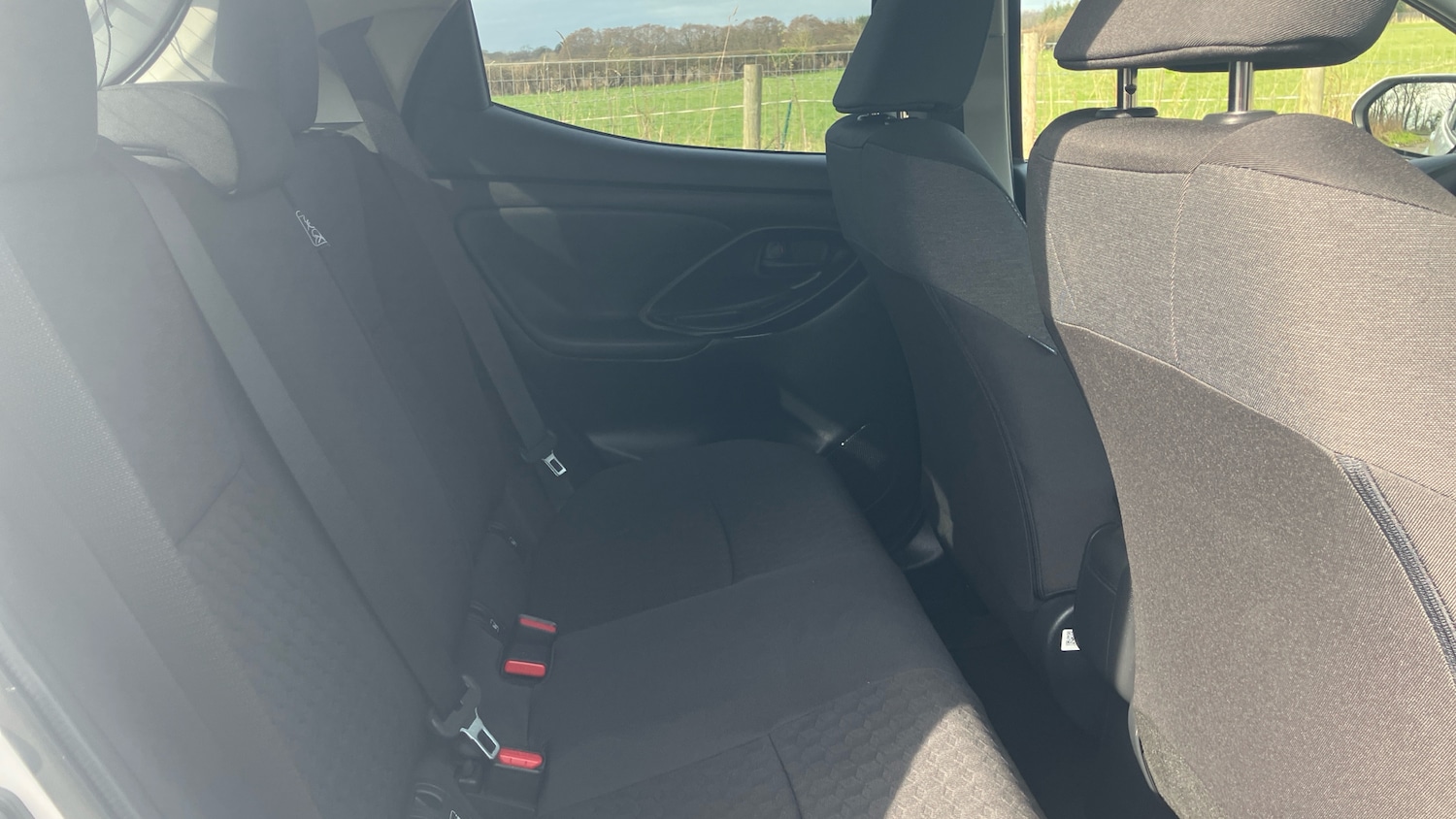 Used Toyota Yaris 2022 for sale - 77998209: Photo 15