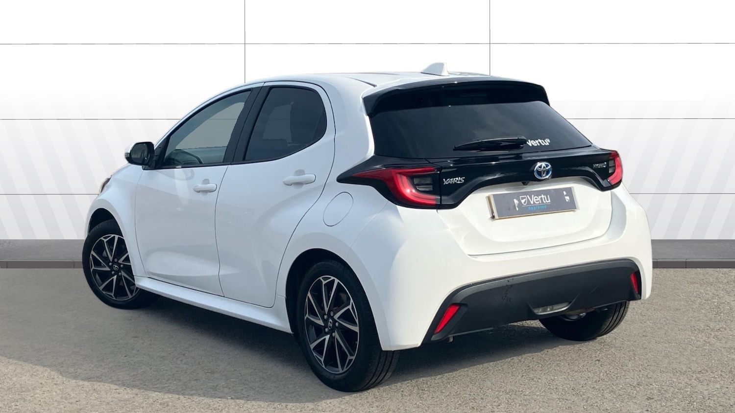 Used Toyota Yaris 2022 for sale - 77998209: Photo 2