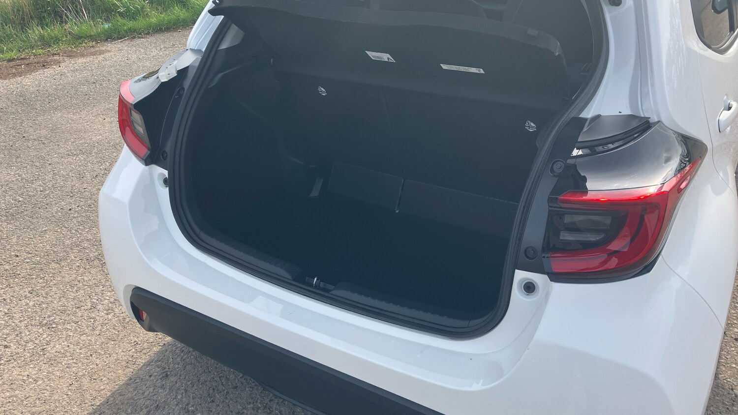 Used Toyota Yaris 2022 for sale - 77998209: Photo 27