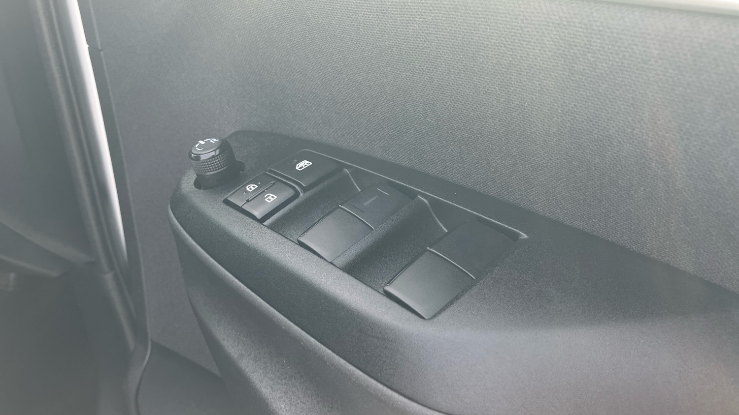 Used Toyota Yaris 2022 for sale - 77998209: Photo 32