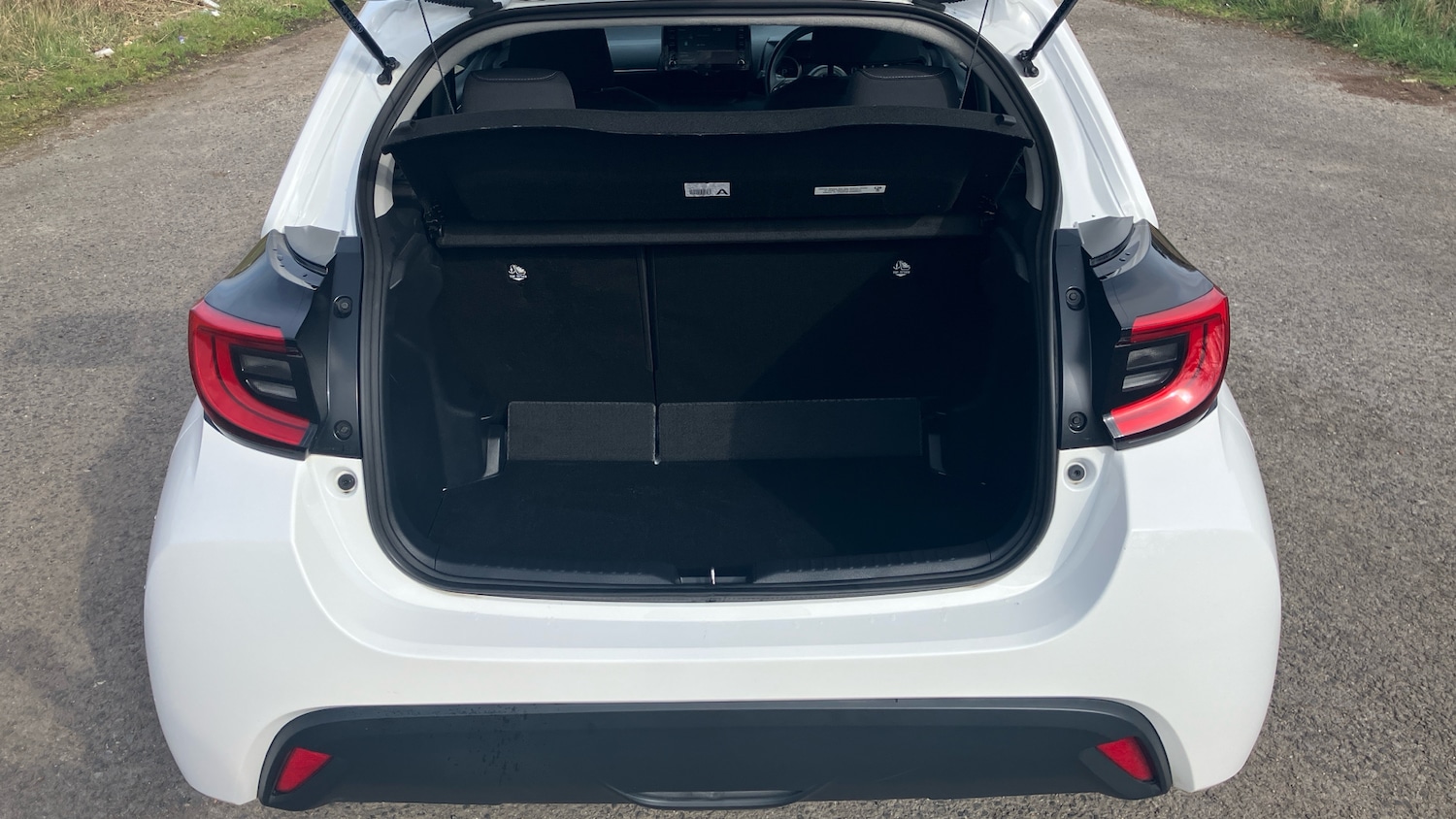 Used Toyota Yaris 2022 for sale - 77998209: Photo 4